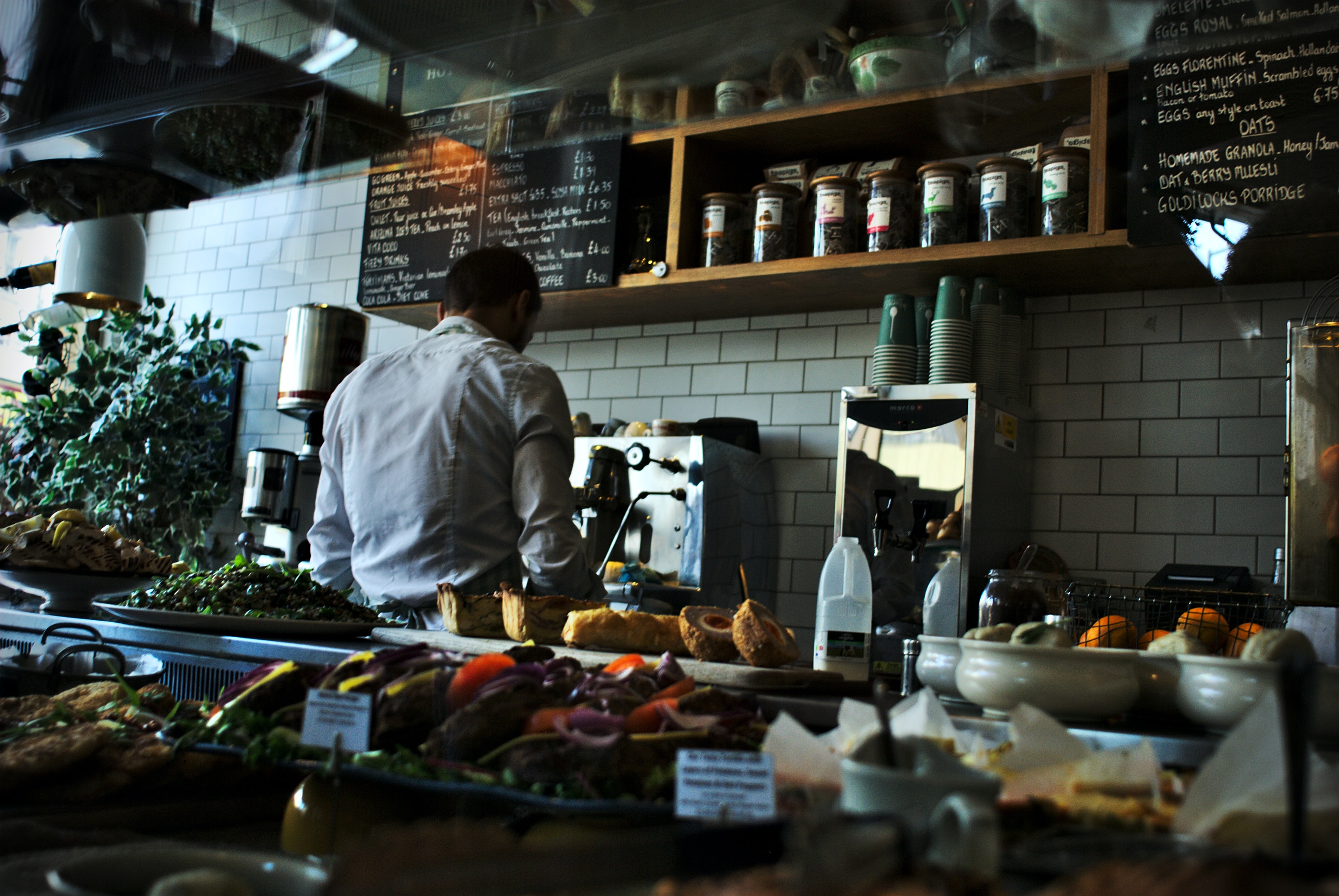 4 learnings any frontline workforce can learn from the restaurant industry